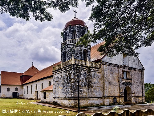 紅珊瑚教堂&修道院 (San Isidro Labrador Parish Church；Lazi Church)